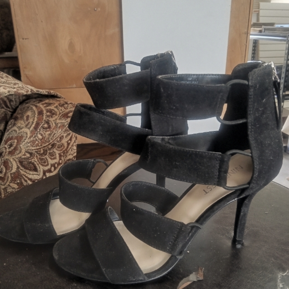 Black suede 9 West strap heels size 6